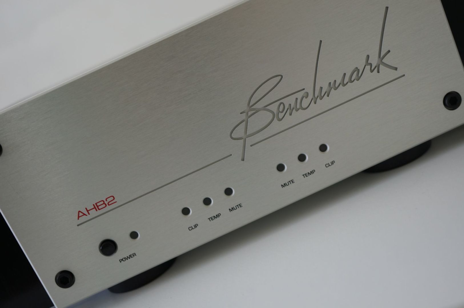 Benchmark AHB2
