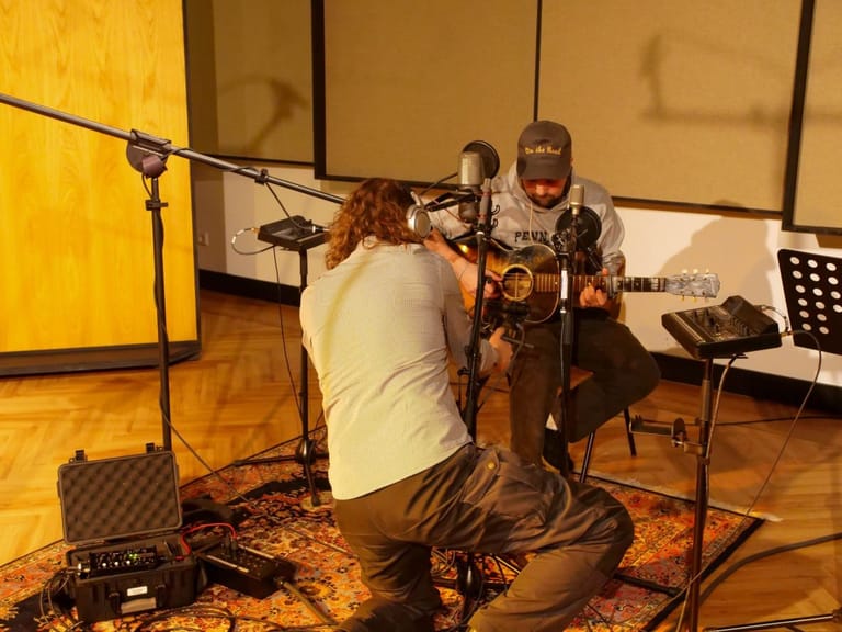 Glimpse behind the scenes: Tim Knol 100% analog! Glimpse behind the scenes: Tim Knol 100% analog!
